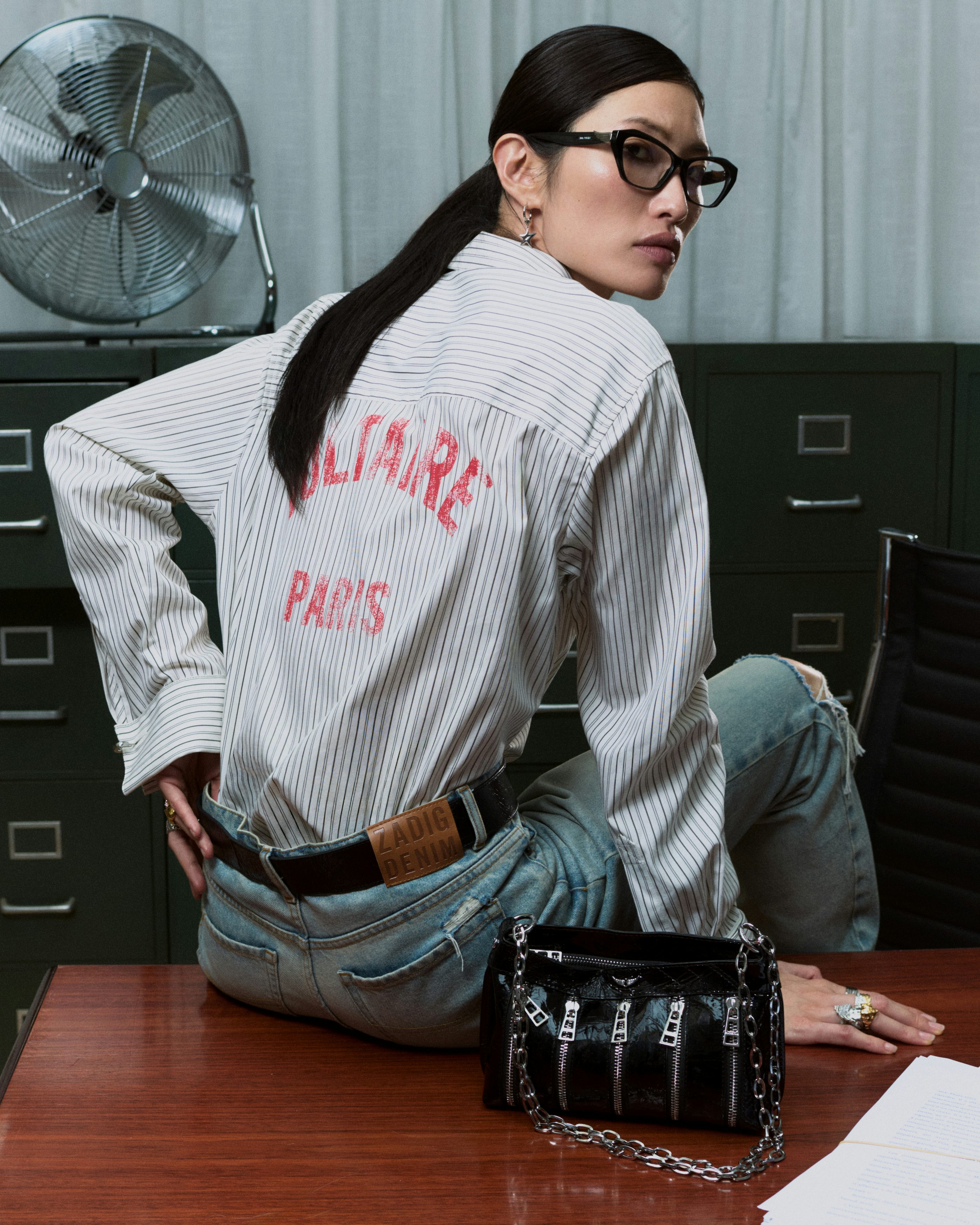 Morning Shirt - Loose shirt in striped poplin with back print.